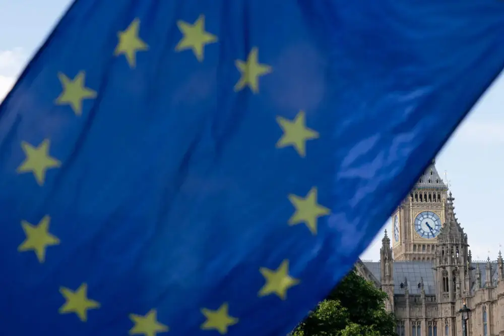 Burnham urges MPs to back closer EU ties