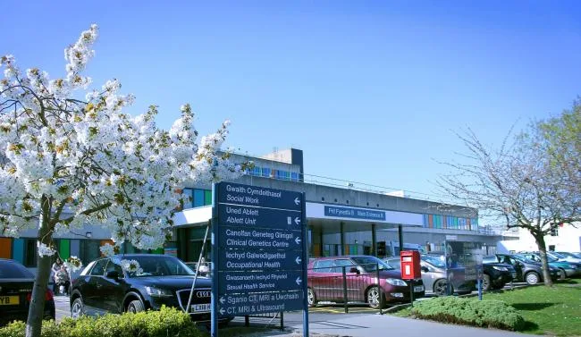 A&E becomes 24‑hour “drop‑in” as waits normalise in North Wales