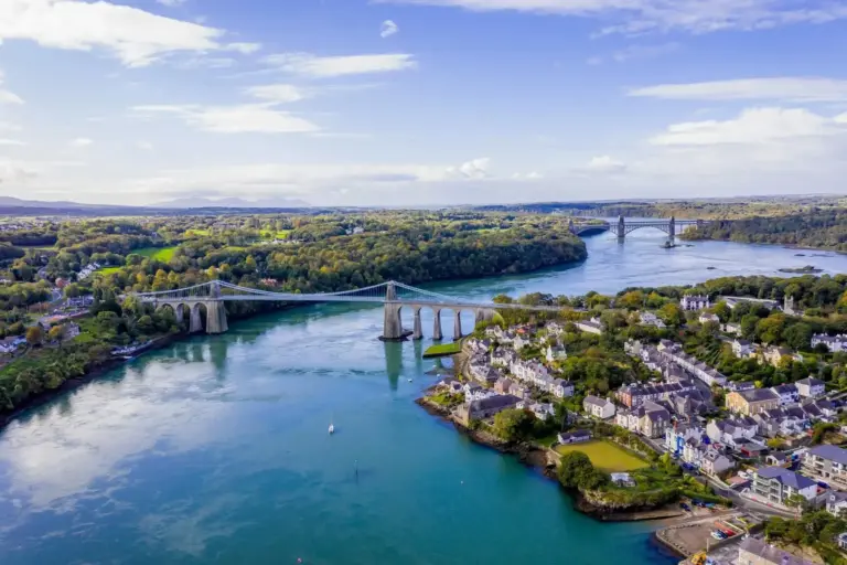 Third Menai crossing work to restart, minister says