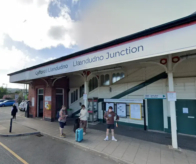 Man released after Llandudno Junction armed police stop