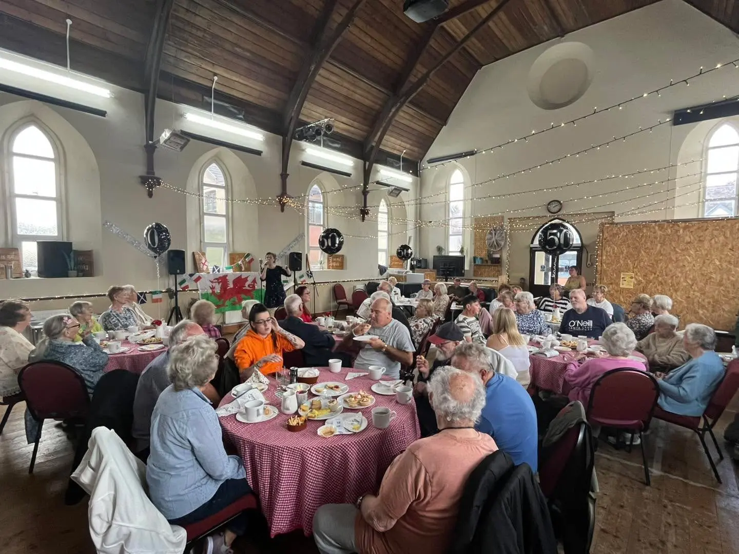 Blind Ammanford man quits smoking and alcohol for sight‑loss club