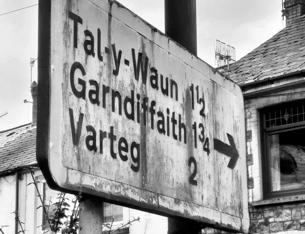 Torfaen council confirms Varteg spelling in bilingual name list