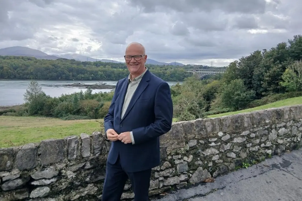Minister insists third Menai bridge will be built—but warns it could take a decade