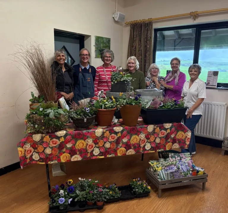 Grandiflora guides Florentines WI in winter pot creativity