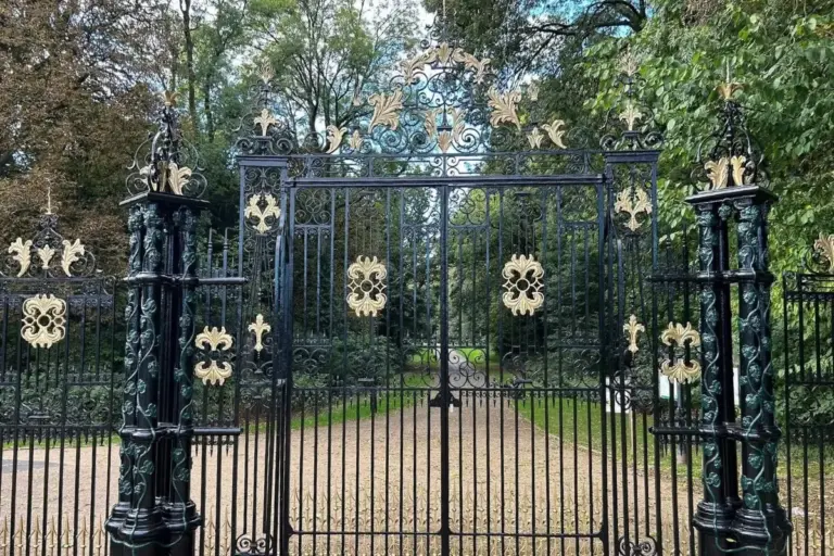 Pontymoile Park Gates Restored After Decade‑Long Colour Row
