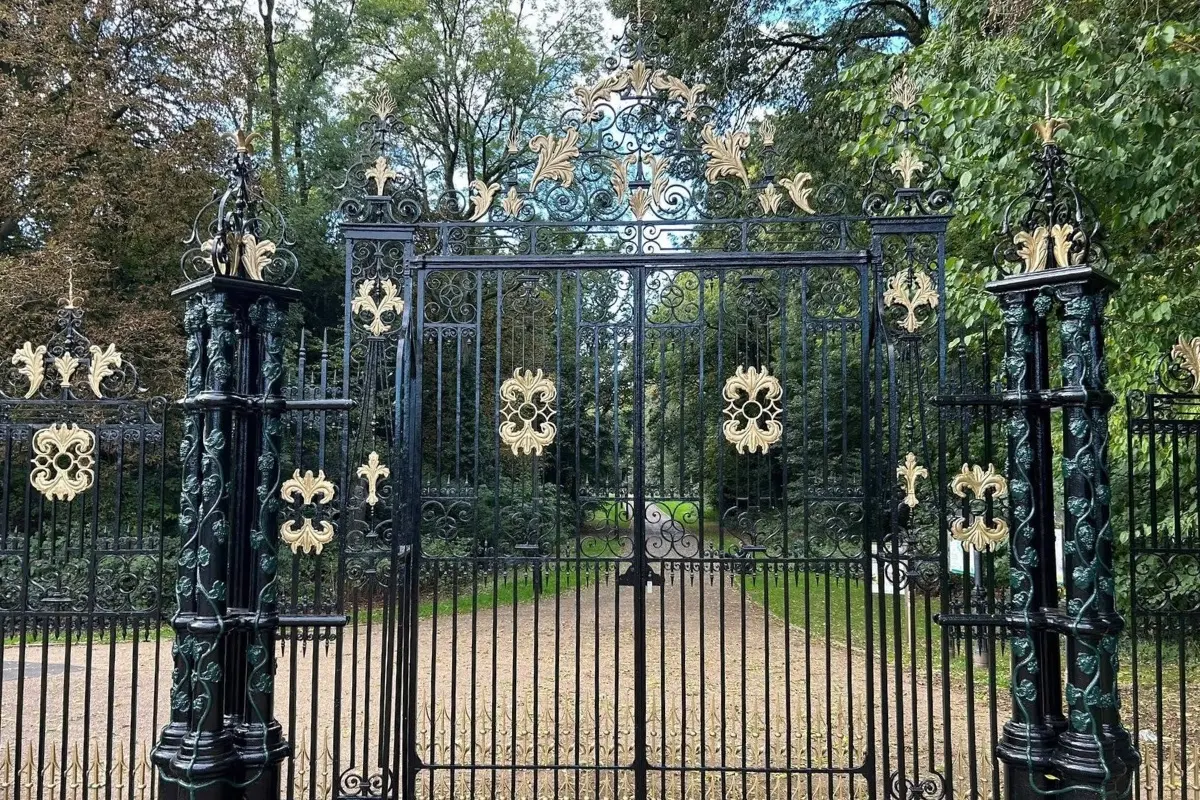 Pontymoile Park Gates Restored After Decade‑Long Colour Row