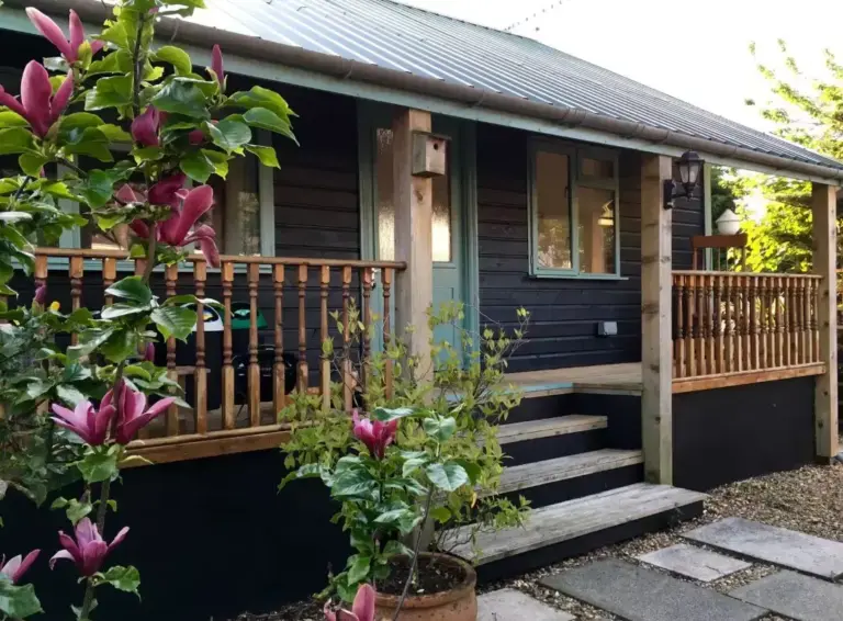 Saundersfoot lodge owners seek planning certificate for Airbnb