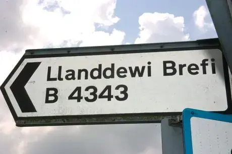 Llanddewi Brefi road closure forces 20‑mile diversion