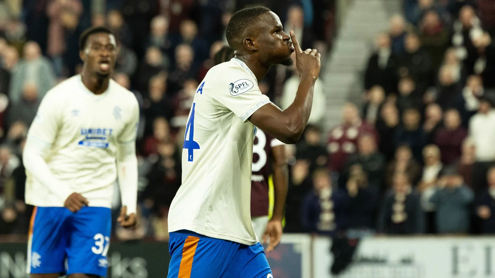 Rangers snatch 2-2 draw at Hearts in late drama